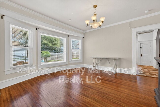 Building Photo - 212 N Grand Ave