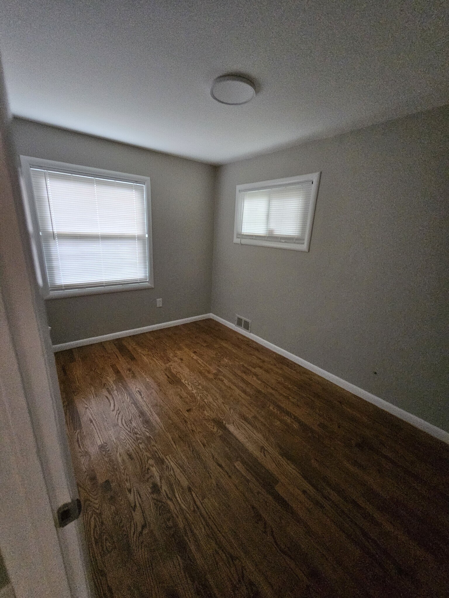 Building Photo - 12914 Ardennes Ave
