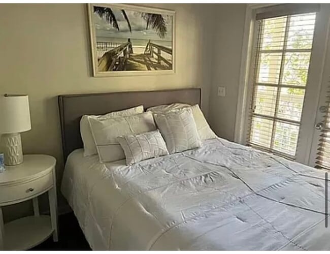 Building Photo - 56 Golf Club Dr