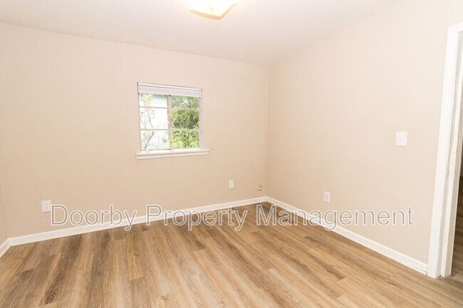 Building Photo - 417 N Hawthorne St