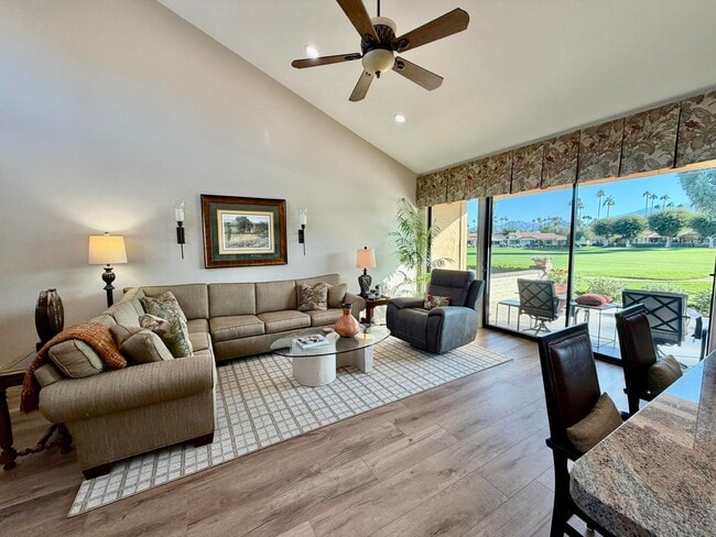 Building Photo - 205 Las Lomas