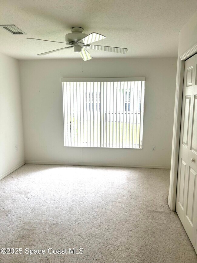 Building Photo - 729 Kenwood Cir