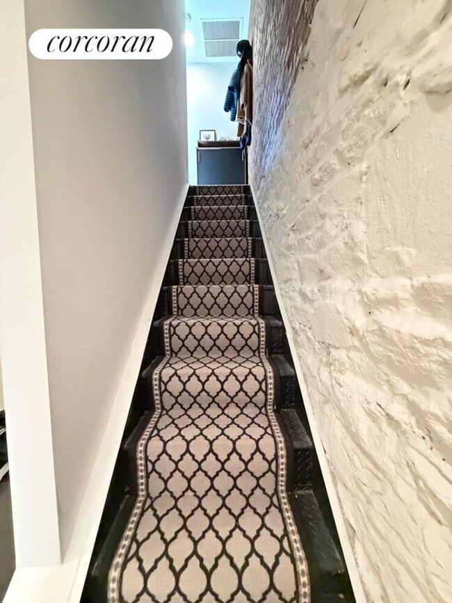 Building Photo - 30 1st St