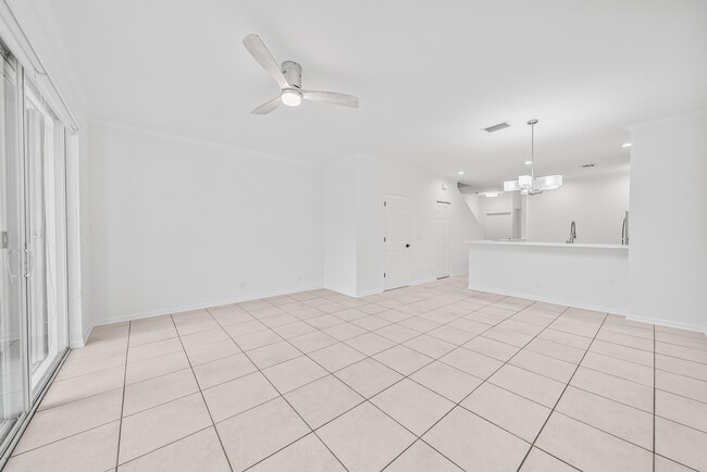 Building Photo - 8024 Briantea Dr