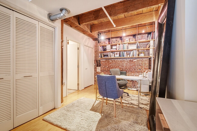 Building Photo - 650 Delancey St