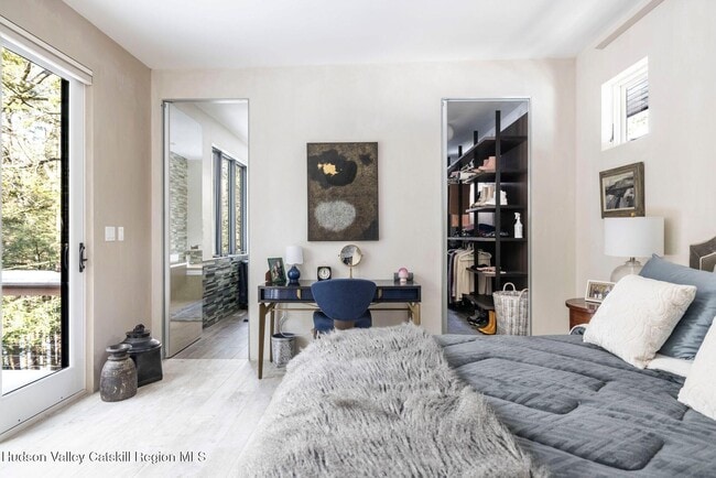 Building Photo - 70 Raybrook Dr