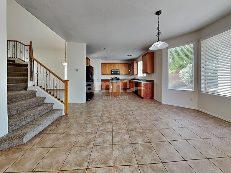 Building Photo - 9428 W Riverside Ave