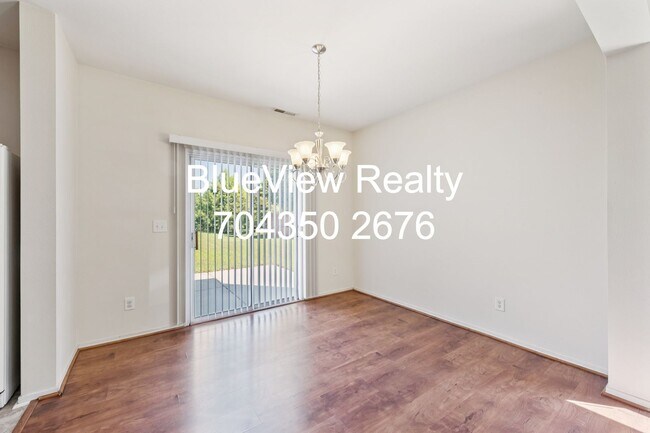 Building Photo - 8605 Redding Glen Ave