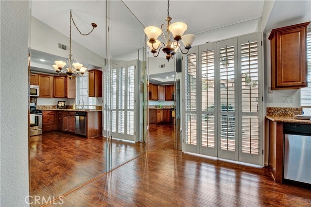 Building Photo - 58 Almador