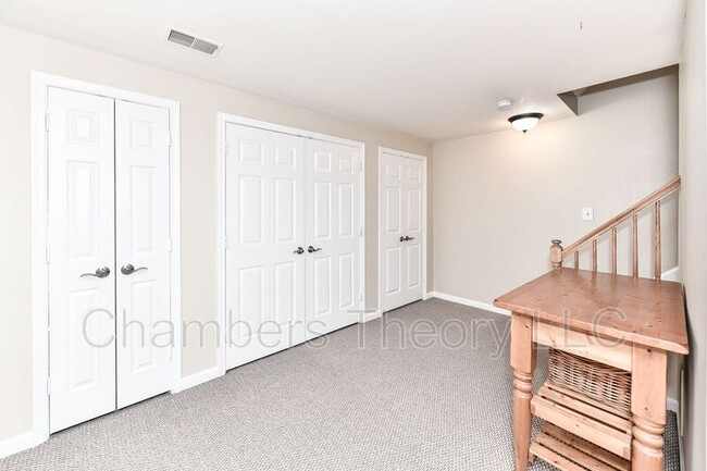 Building Photo - 6033 Woodlake Ln