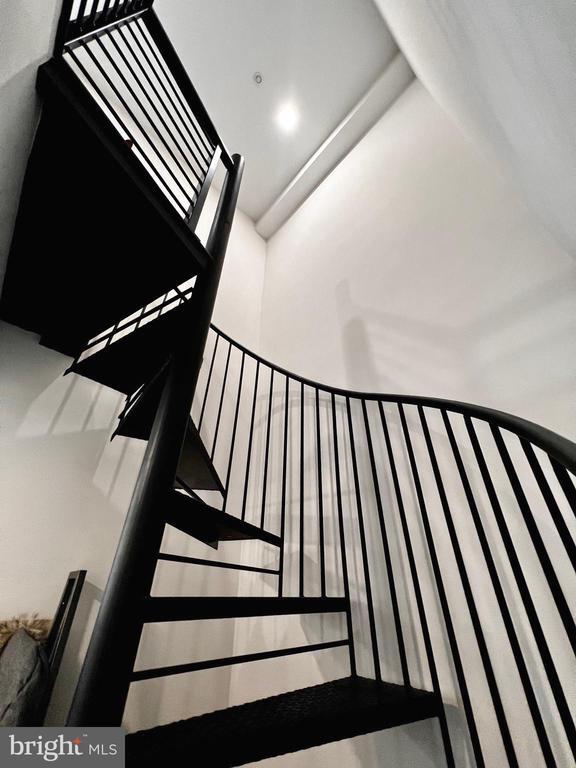 Building Photo - 1331 K St SE