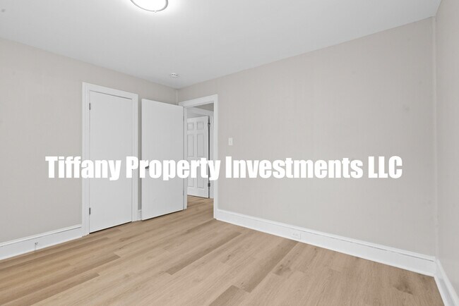 Building Photo - 119 N Jack St