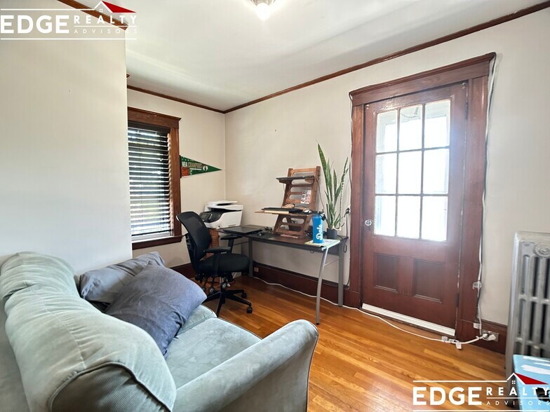 Building Photo - 12 Niles St