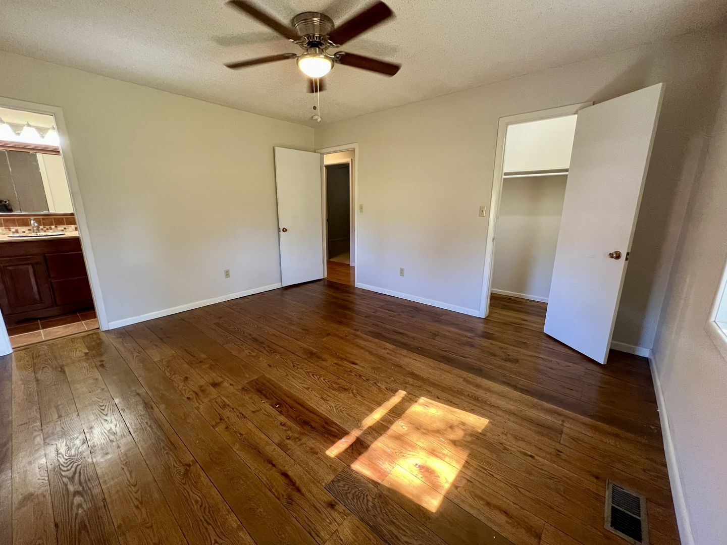 Building Photo - 223 S Gunther St