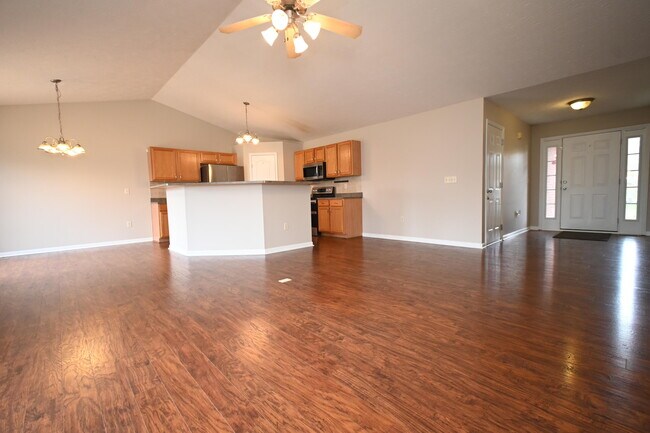 Building Photo - 5898 Ethan Dr