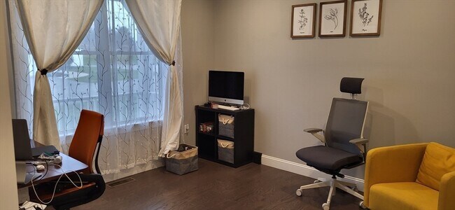 Building Photo - 299 Lexington St