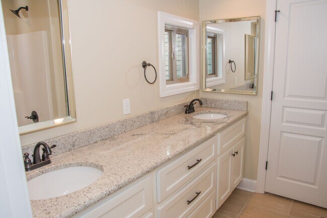 Building Photo - Barrington Park Subdivision