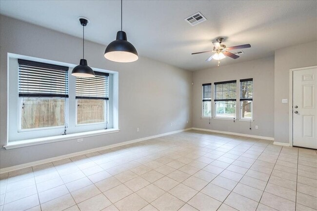 Building Photo - 126 Wainscot Oak Wy