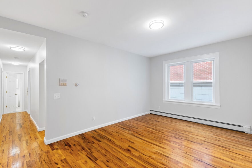 Building Photo - 216 Park Ave