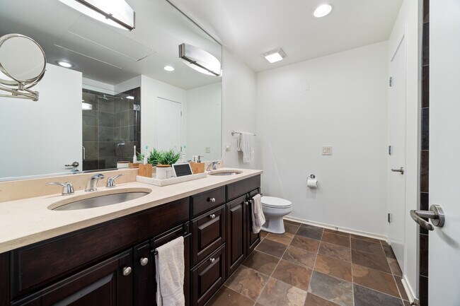 Building Photo - 310 S Michigan Ave