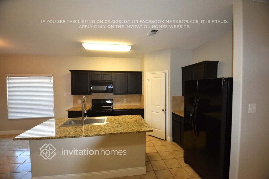 Building Photo - 652 Creekview Dr