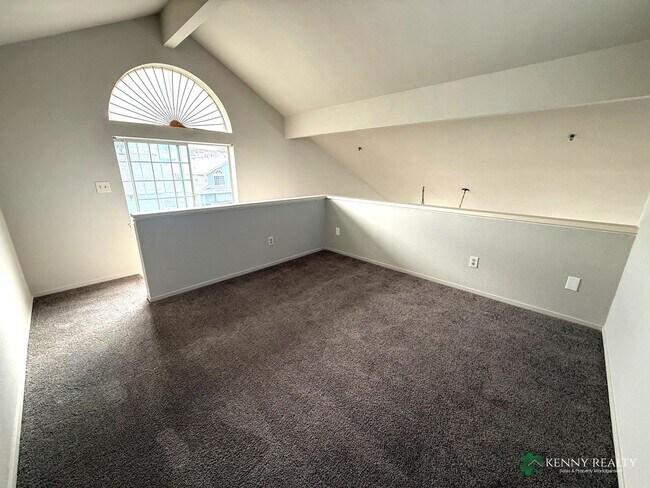 Building Photo - Remodeled 2-Bedroom Home with City Views in Daly City