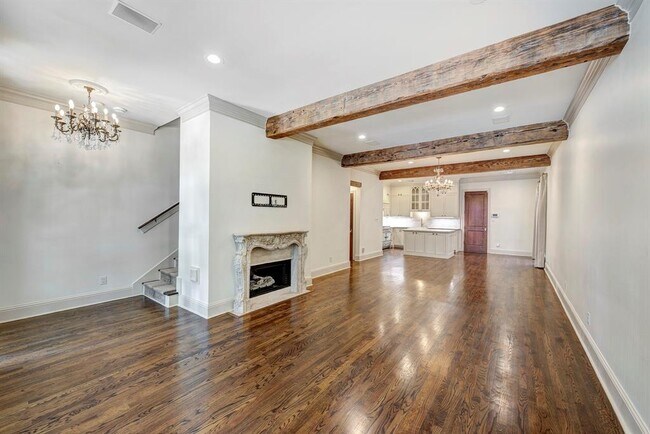 Building Photo - 5124 Chevy Chase Dr