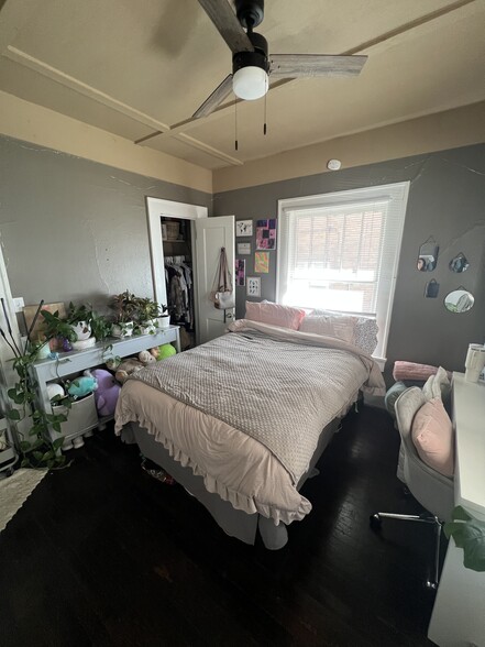 Building Photo - 208 W Elm Ave