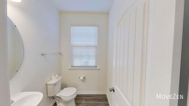 Building Photo - 1728 Shady Oaks Dr