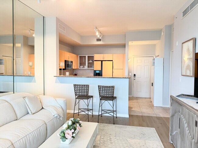 Building Photo - 804 E Windward Way