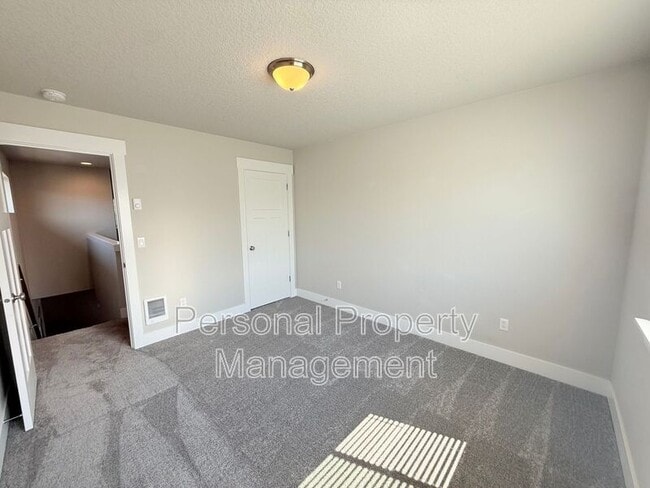 Building Photo - 1530 NW 29th Pl