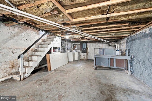 Building Photo - 6217 W Stiles St