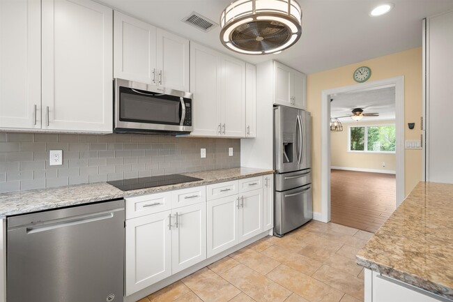 Building Photo - 146 Menendez Rd