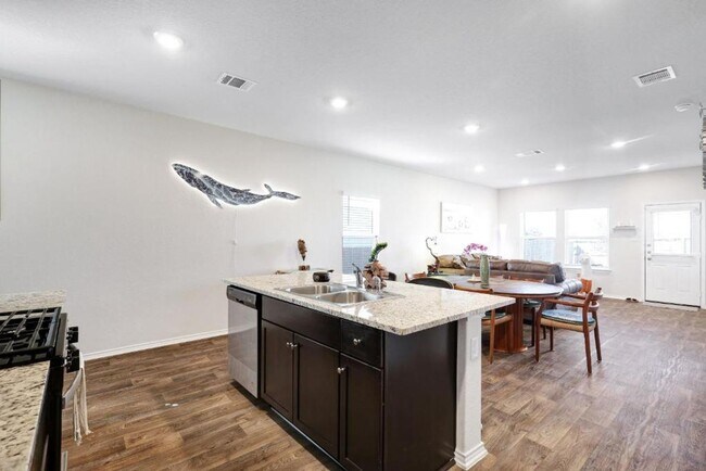 Building Photo - Move in Ready and FULLY FURNISHED 3 BD/2 BA located Far West San Antonio!