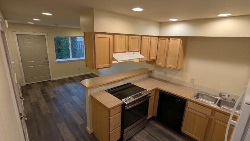 Building Photo - 5863 Cedar St