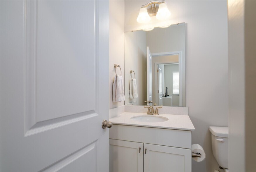 Building Photo - 6135 Snowy Egret Ave