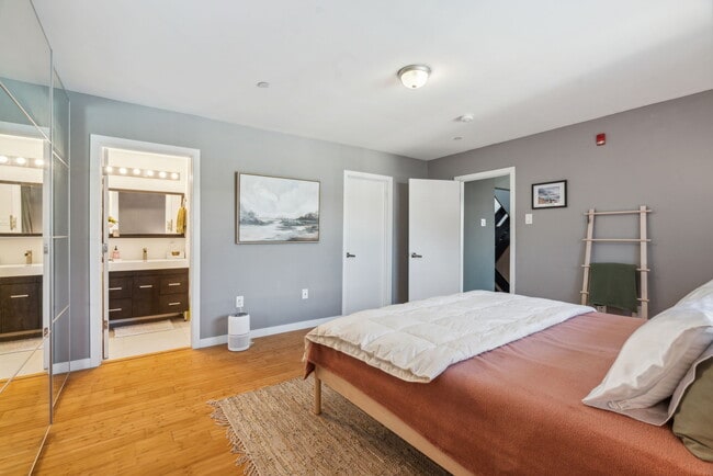 Building Photo - 3863 Terrace St