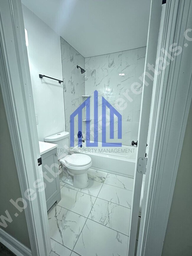 Building Photo - Coming Soon!!!!!! Spacious 4 Bedroom in We...