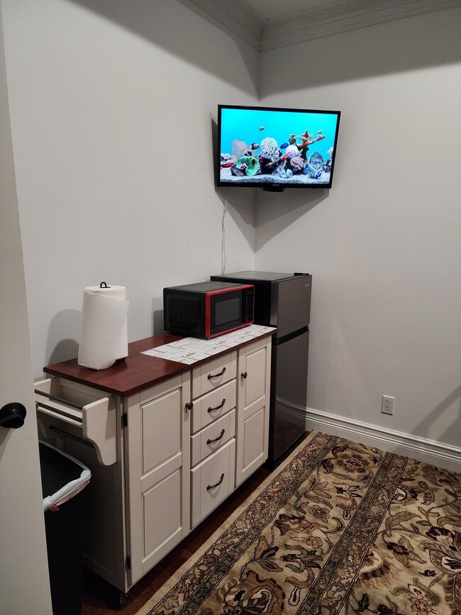 Building Photo - 123 Steeplechase Dr