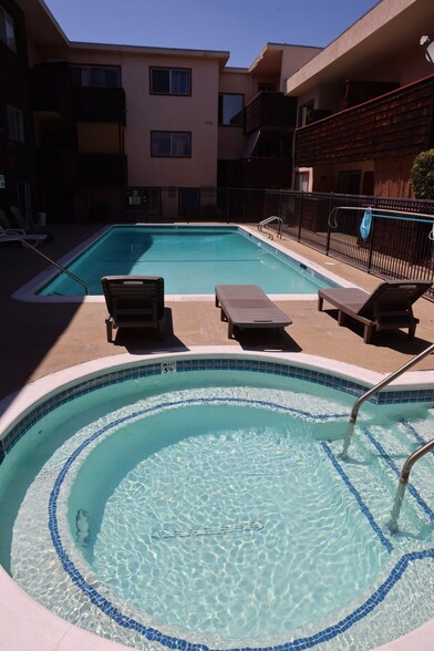 Building Photo - 5403 Newcastle Ave