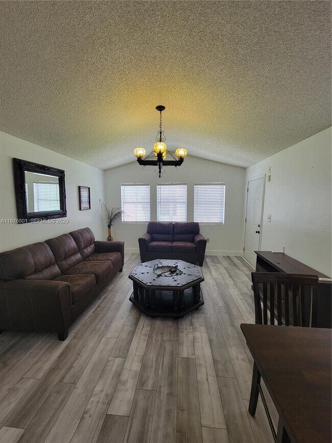 Building Photo - 10440 SW 156th Ct