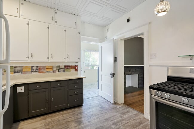 Building Photo - Live in Baker! Historic 2BD Home with Garage, Yard & Simplified Utilities