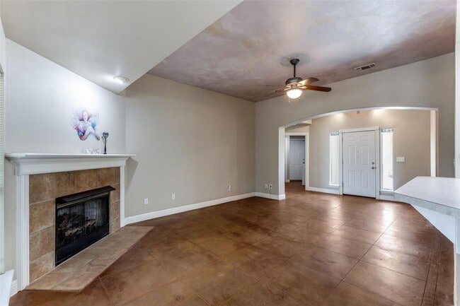 Building Photo - 5718 McCarty Ln