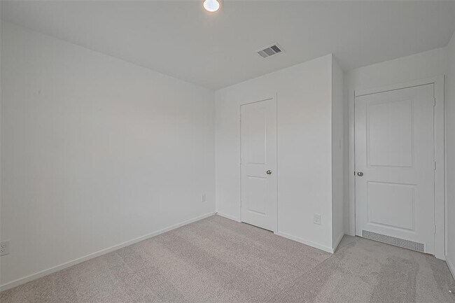 Building Photo - 28930 Rustic Windmill Wy