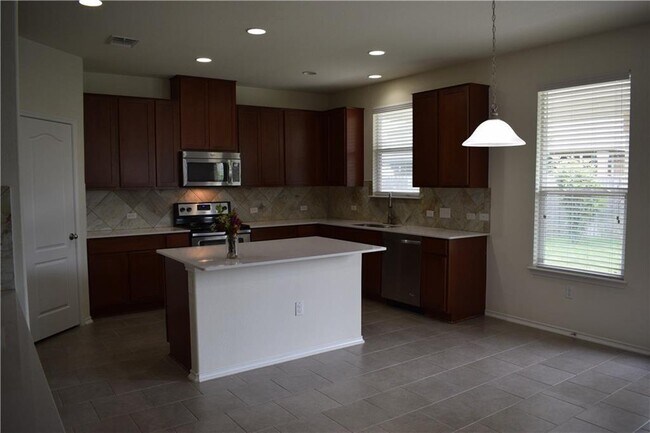 Building Photo - 1425 Berlin Ln