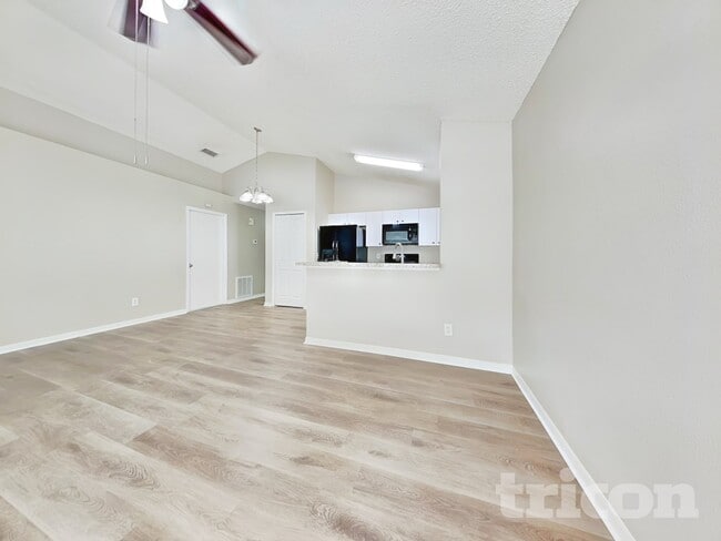 Building Photo - 828 Cape Cod Cir