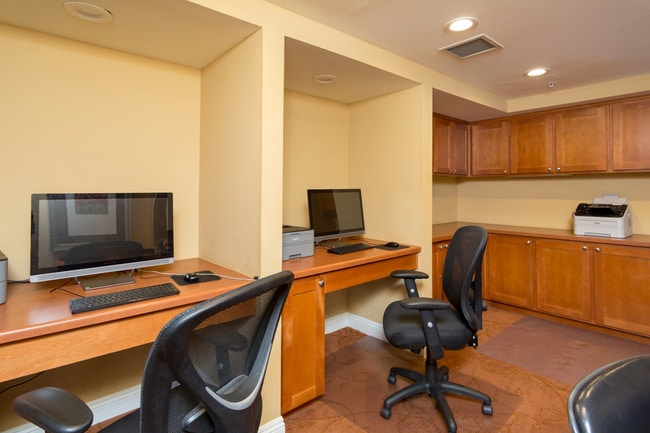 Building Photo - 2400 Fifth Ave