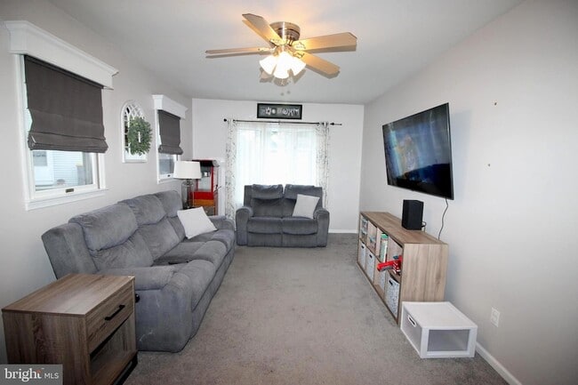Building Photo - 26 Steeplechase Cir