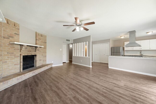 Building Photo - 17615 Autumn Hills Dr