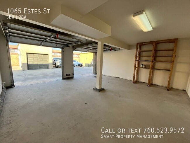 Building Photo - 1065 Estes St
